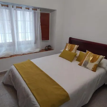 Casa Fernando Y Maruja * Pego